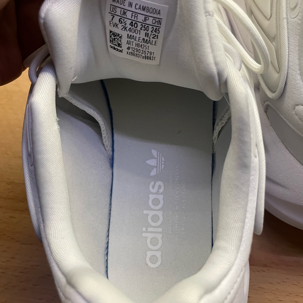 Adidas Ozelia - Picture 7 of 8